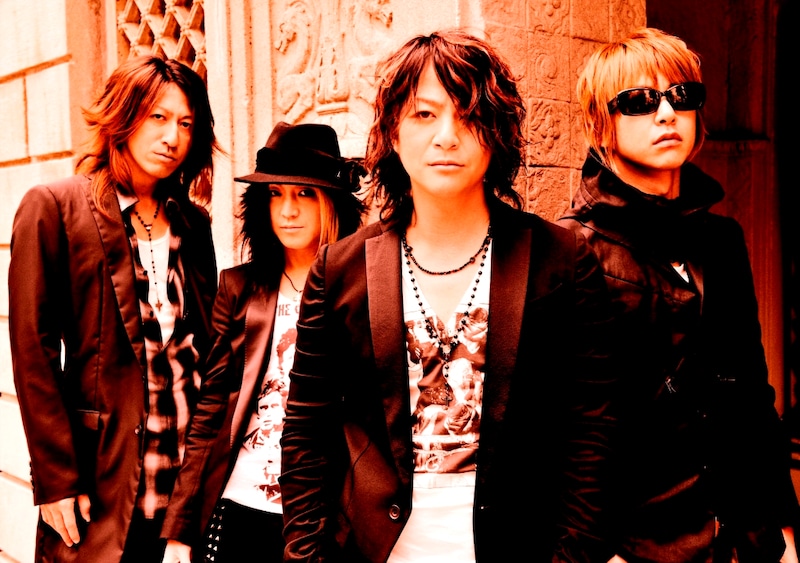 新曲「Apologize」の配信情報はオフィシャルサイトにて4月1日0:00に発表予定。