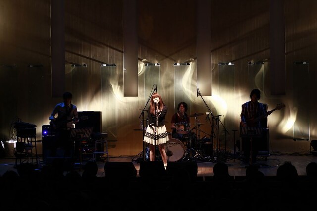 参加者の中には、福岡や福島など遠方から駆けつけたファンの姿も。