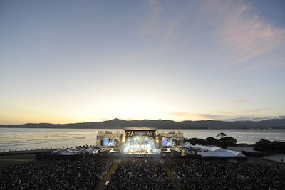 写真は昨年の「イナズマロック フェス」の模様。「琵琶湖の水を守ろう」というテーマのもと、収益金の一部が琵琶湖保全の活動基金に寄付された。