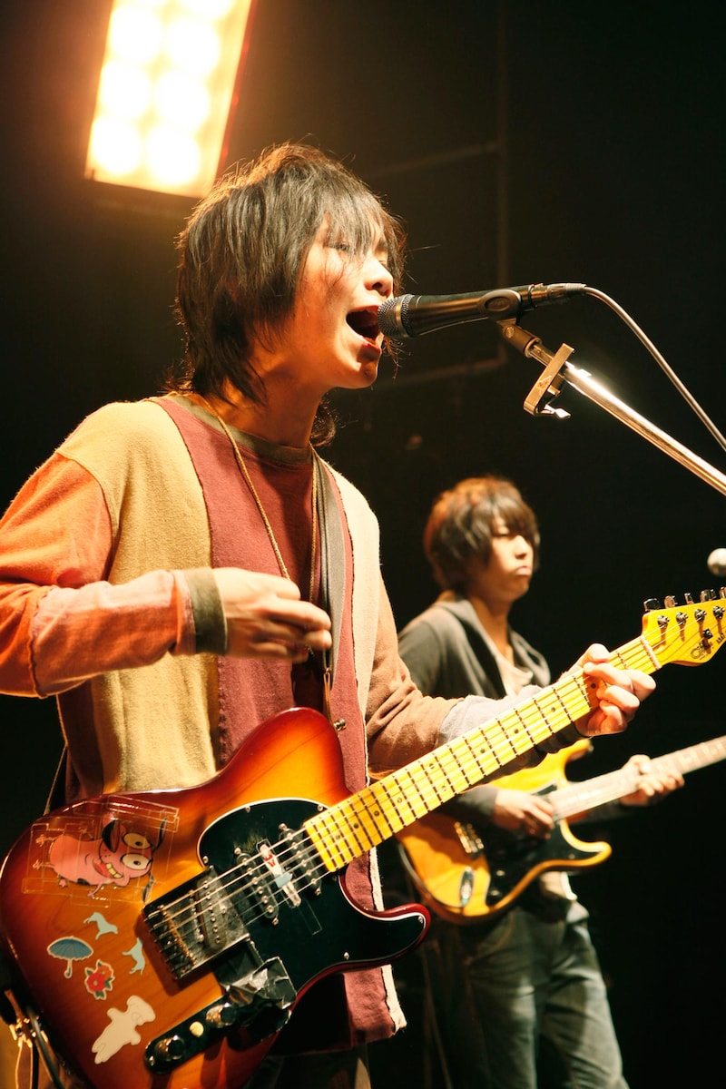 このライブのチケットは一般発売開始直後にソールドアウト。明日4月1日に行われる大阪公演も完売している。