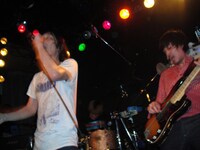 4月30日からは3カ月連続での対バンイベントがスタート。夏には6枚目のアルバムリリースが予定されている。