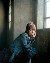 aikoは4月21日にニューシングル「向かいあわせ」をリリースする。