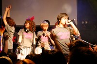 HONDALADYのライブ、アンコールの様子。