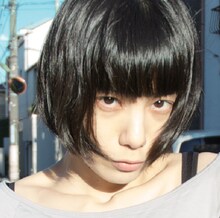 「shinsekai」ジャケットは後藤まりこ（Vo, G）の顔をフィーチャーしたデザイン。