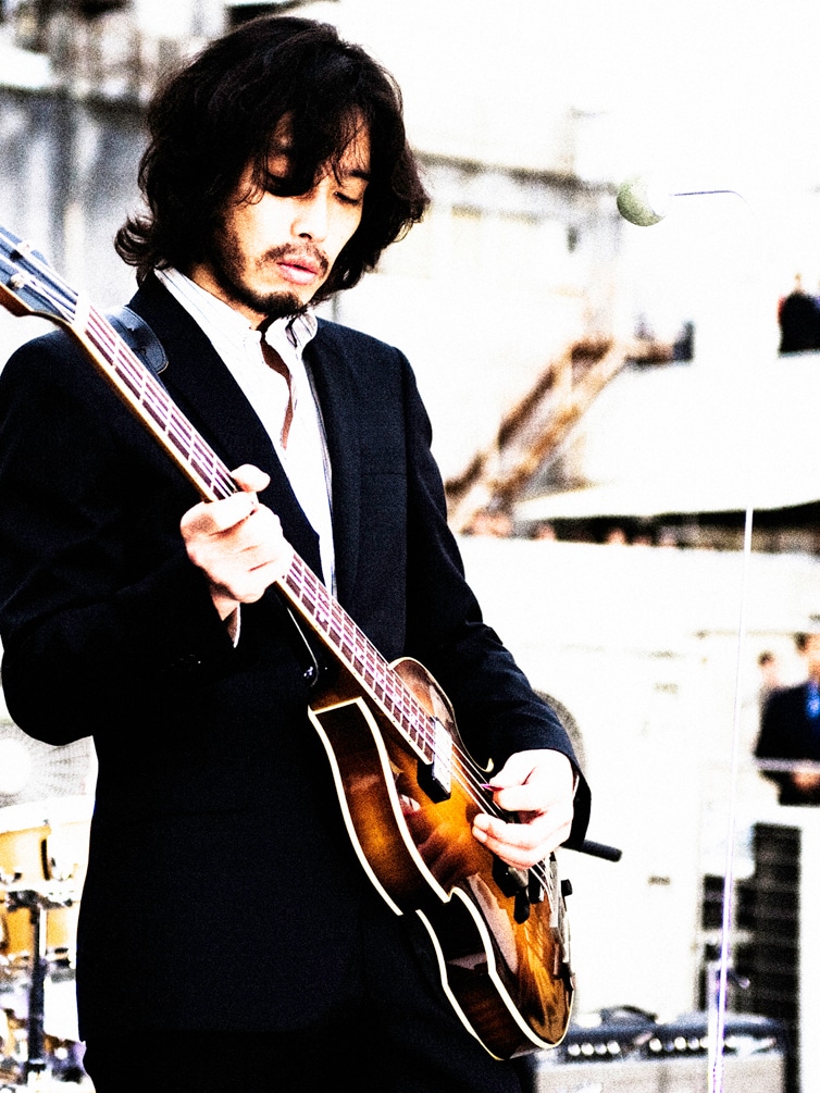 斉藤和義は本日、ニューシングルと同時にライブDVD「斉藤和義 ライブツアー2009 >> 2010“月が昇れば”at 日本武道館 2010.3.5」もリリースした。