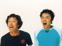 写真はVJを務めるエレキコミック。