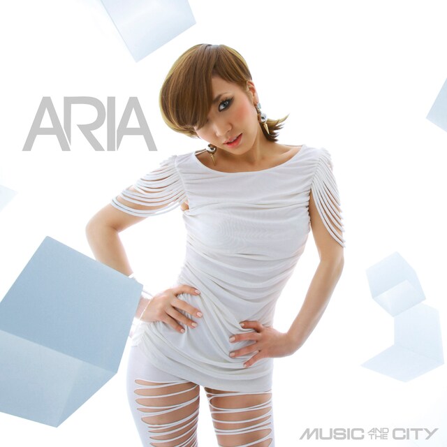 写真はアルバム「MUSIC AND THE CITY」CD+DVD盤ジャケット。