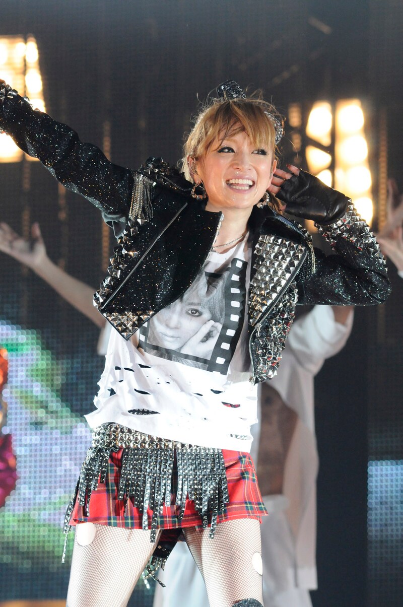 浜崎あゆみの「テレフォンショッキング」出演は2007年2月以来、約3年2カ月ぶり（写真は4月10日にさいたまスーパーアリーナで行われた全国ツアー初日の模様）。