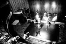 リハーサル中のTHE BAWDIES。