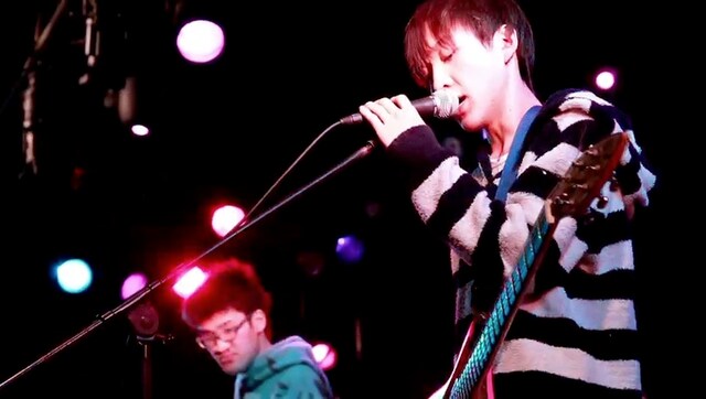 神聖かまってちゃんは4月15日に渋谷屋根裏でtoddleとのツーマンライブ、4月16日に下北沢屋根裏で初のワンマンライブを実施。チケットはいずれもソールドアウト。