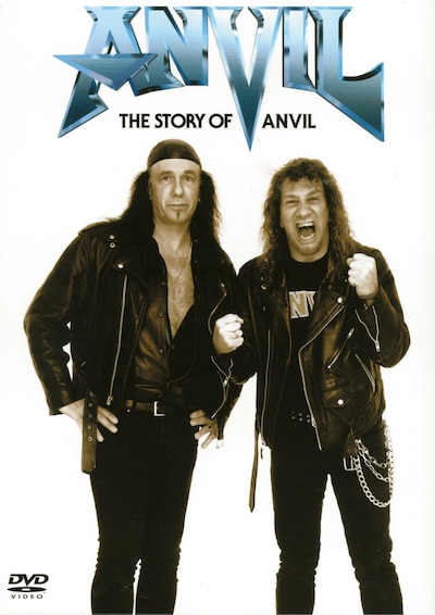 DVD「アンヴィル！ ～夢を諦めきれない男たち～」（写真）は通常盤のほか、特典ディスクとアルバム「THIS IS THIRTEEN」が同梱された初回限定盤も用意。