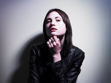 c.cedilleは、5月12日にアルバム「en lecture」をリリース。今回のライブはレコ発イベントとして実施される（写真はEMILY）。