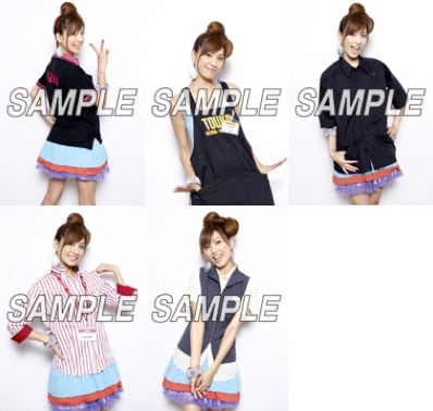 各ショップにて先着でプレゼントされる生写真のサンプル。写真上段左からHMVバージョン、タワーレコードバージョン、TSUTAYAバージョン、下段左から新星堂バージョン、山野楽器バージョン。