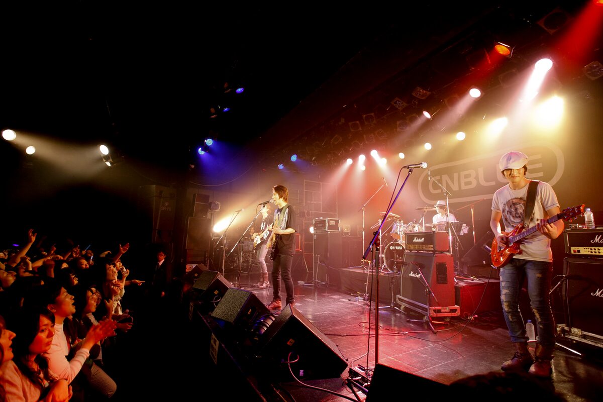 韓国バンドcnblueが満員リキッドでファン1000人魅了 音楽ナタリー