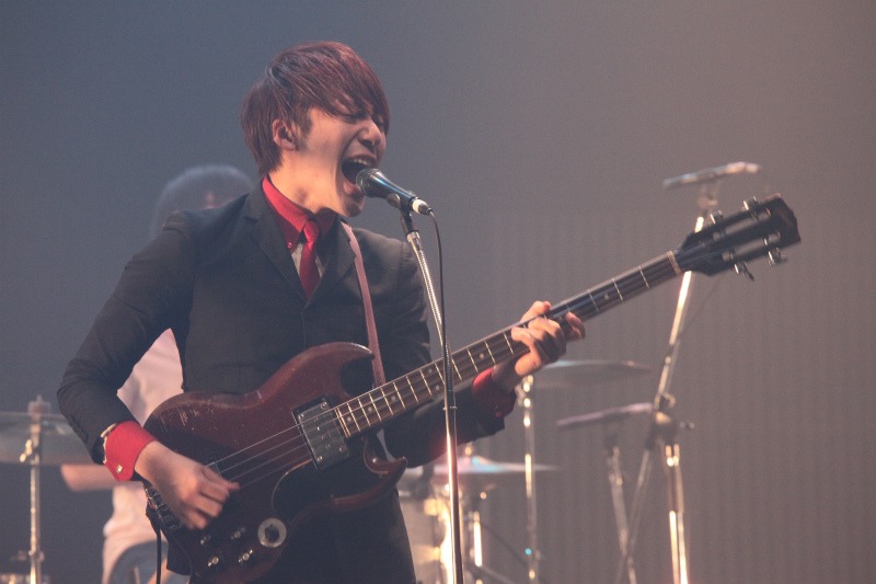 THE BAWDIES