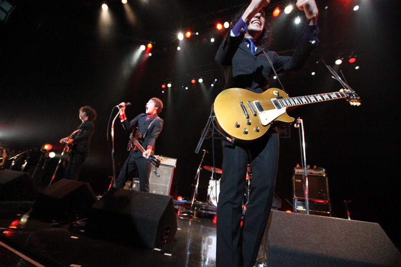THE BAWDIES