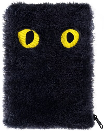 写真は「猫Pack」初回限定盤“黒猫の毛”ポーチ型スペシャルパッケージ。フサフサだ。