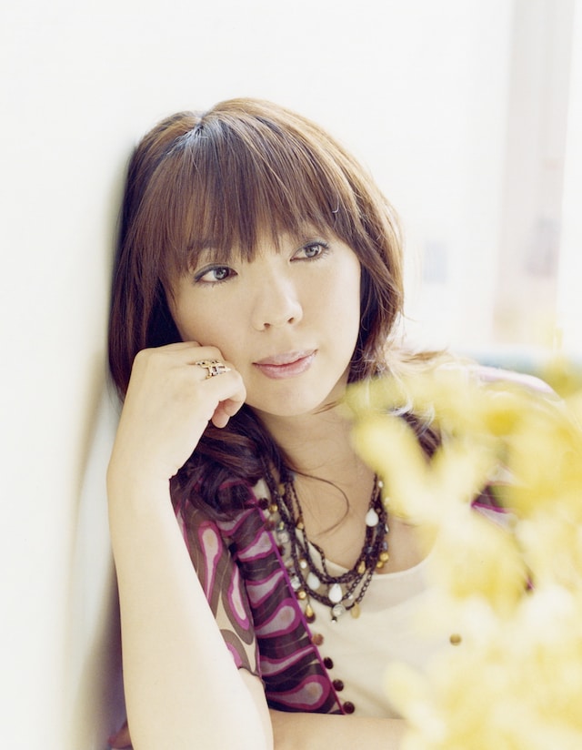 岡本は5月10日にベストアルバム「My Favorites」をリリース。このベスト盤には「そのままの君でいて」は収録されないが、数多くの名曲を楽しめる充実の1枚に仕上がっている。