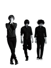 6月15日付けのブログでニューアルバムの完成を報告した中田裕二（Vo）。アルバムの仕上がりについては「椿屋四重奏の10年におけるマスターピースが完成したと思ってます。魂をこんなに削ったアルバムは初めてかも知れません」とコメントしている。