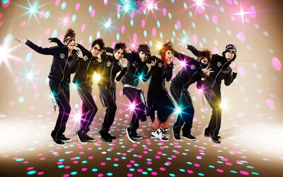 7人編成のjealkb。今後は5人組バンドとして活動を続ける。