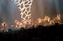 スカパラのライブでは茂木欣一（Dr）が「今年でスカパラはデビュー21周年、アースデーコンサートも今年で21回目だね」と偶然の共通点を語った。