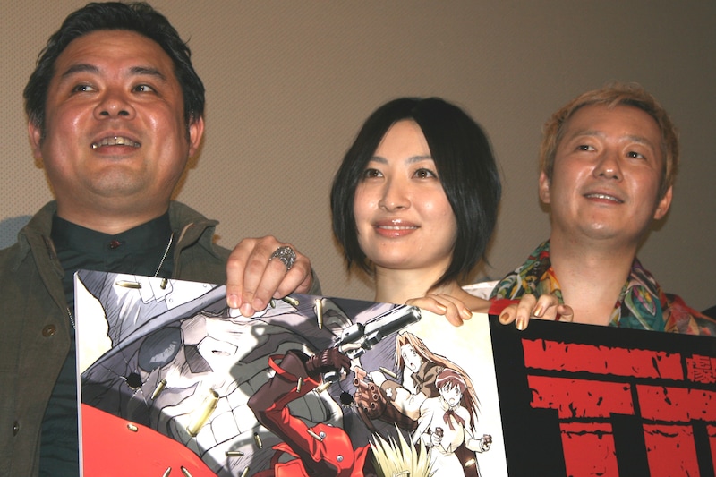 初日舞台挨拶の登壇者。写真左から内藤泰弘、坂本真綾、小野坂昌也。