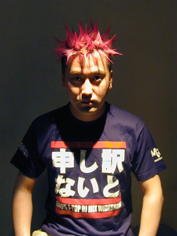 WORLD WIDE MOUSHIWAKE NIGHTの一員として出演するミッツィー申し訳（申し訳ナイタズ）