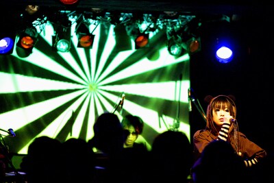 PANDA 1/2は去る4月22日にShibuya O-nestで日本での初ライブを実施した（写真はライブの模様）。