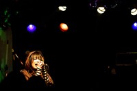 ボーカルのM!nam!はパンダメイクで熱唱。