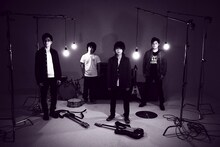 残響レコードの集大成とも言えるコンピレーションアルバムが、前作以上のボリュームで登場。2100円という価格も魅力的（写真はte'）。