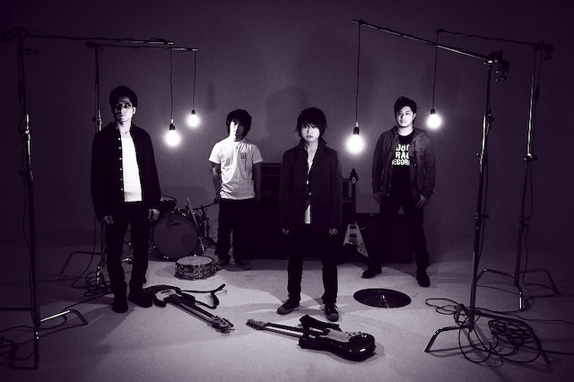 残響レコードの集大成とも言えるコンピレーションアルバムが、前作以上のボリュームで登場。2100円という価格も魅力的（写真はte'）。