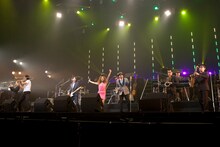 Crystal Kayが階段から降りる際に谷中が彼女の手をとってエスコートし、場内からは歓声が起こる。それを見た民生が「何その個人プレイは！ チームでしょ！（笑）」と抗議する一幕も。