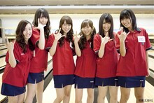 新生チームK。写真左から梅田彩佳、松井咲子、米沢瑠美、仁藤萌乃、菊地あやか、宮澤佐江。