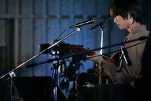 最新アルバム「Port Entropy」を4月21日にリリースしたばかりのトクマルシューゴは、MCでアルバムを念入りにアピール。あわせてサニーデイ・サービスと二階堂和美の最新作もアピールし、観客を笑わせた。