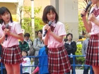 本日のステージが客前での歌やダンス初披露の場となった、ハロプロエッグの新顔・工藤遥（小学5年生）。