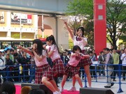 「恋するエンジェルハート」を披露するハロプロエッグ。