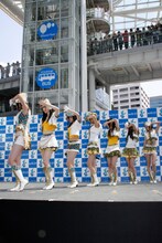 「青空片想い」を披露するSKE48選抜メンバー。