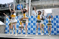 「青空片想い」を披露するSKE48選抜メンバー。