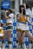 矢神久美（写真左）、松井玲奈（右）