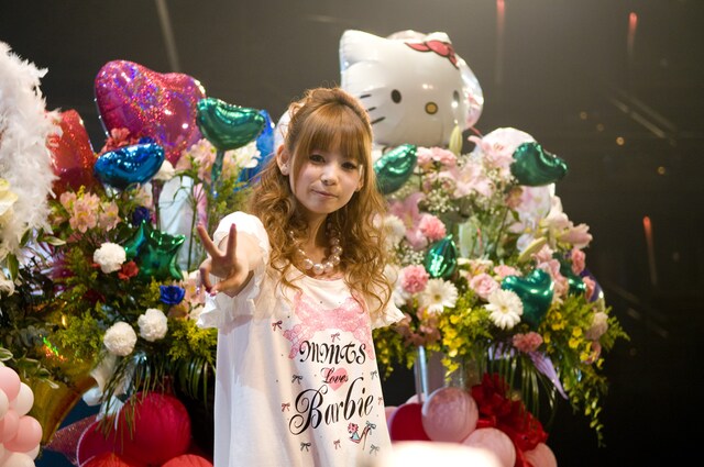 「忙しくありたいです。人生は3万日しかないのに、もう9000日生きてきたし、もっと貪欲に行きたいです」としょこたん。