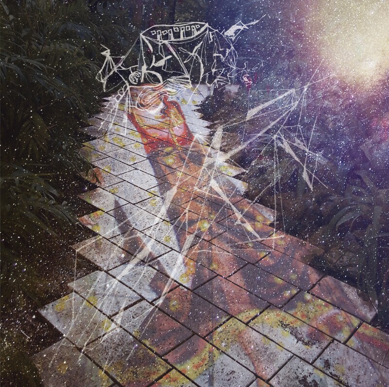 写真はミニアルバム「pray」ジャケット。