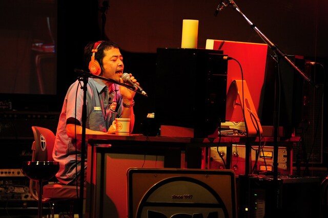 写真は3月15日の初日公演の模様。この日は新曲「最強のこれから」がレコーディングされた。