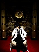 サウンドクリエイターRevoが主宰する“幻想楽団”Sound Horizon。彼らは幻想的な物語を音楽的に表現するのにふさわしい楽団員を、その都度必要な人数だけ集めて編成するという希有なスタイルで活動している。