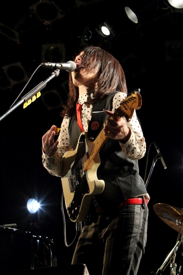 ライブで披露された「痛いよ」の映像は、EMI Music JapanのオフィシャルYouTubeチャンネルにて公開中。ライブに参加した人も、残念ながら足を運べなかった人もぜひチェックしておこう。