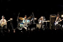 夏は「WORLD HAPPINESS 2010」「ROCK IN JAPAN FESTIVAL 2010」「RISING SUN ROCK FESTIVAL 2010 in EZO」に出演する清竜人。各地でパフォーマンスを目にする機会がありそうだ。