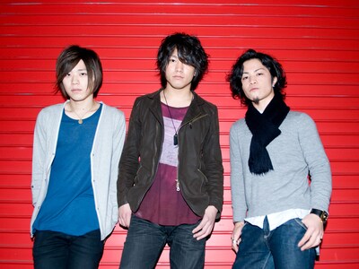 6月29日には渋谷CLUB QUATTROで招待制フリーライブを開催するPrague。