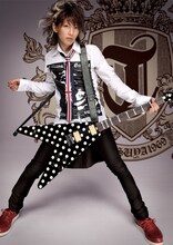 TETSUYAは7月より全国ツアー「FIRST TOUR 2010 ルーレットを回せ！」の開催も決定している。