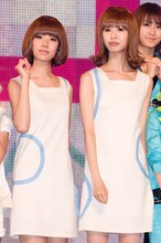 バニラビーンズは5月19日発売のミニアルバム「Def & Def」から、話題のCMソング「D＆D」をパフォーマンス。