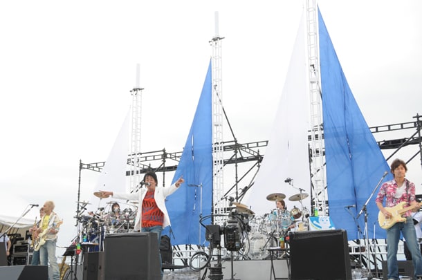 早くも夏モード全開のTUBE。