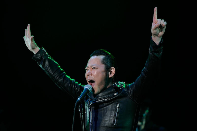 熱唱する破壊（photo by Toshikazu Oguruma）。